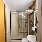 Kurban Hotel *